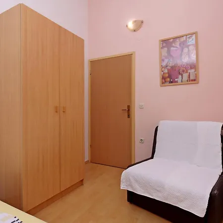 With Parking Space Barbat, Rab - 24547 Apartamento Rab Town