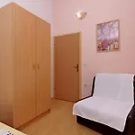With Parking Space Barbat, Rab - 24547 Appartement Rab Town