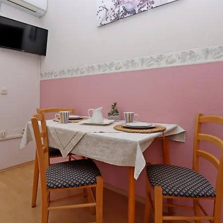 Appartamento With Parking Space Barbat, Rab - 24547